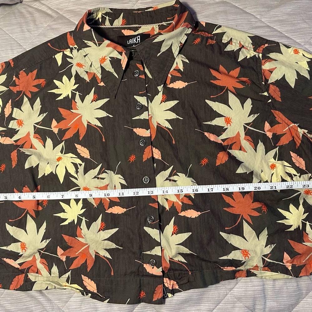 Wildfang X Laika The Essential Cropped Button Down Top Maple Leaf Kubo New XL